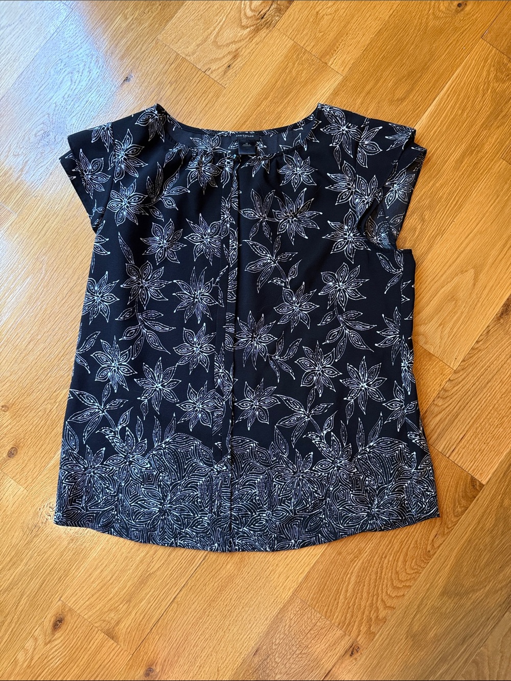 Ann Taylor Black Floral Cap-Sleeve Blouse medium